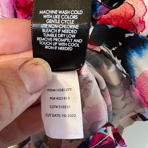 Torrid Multicolor Floral Blouse 0 - Picture 5 of 5